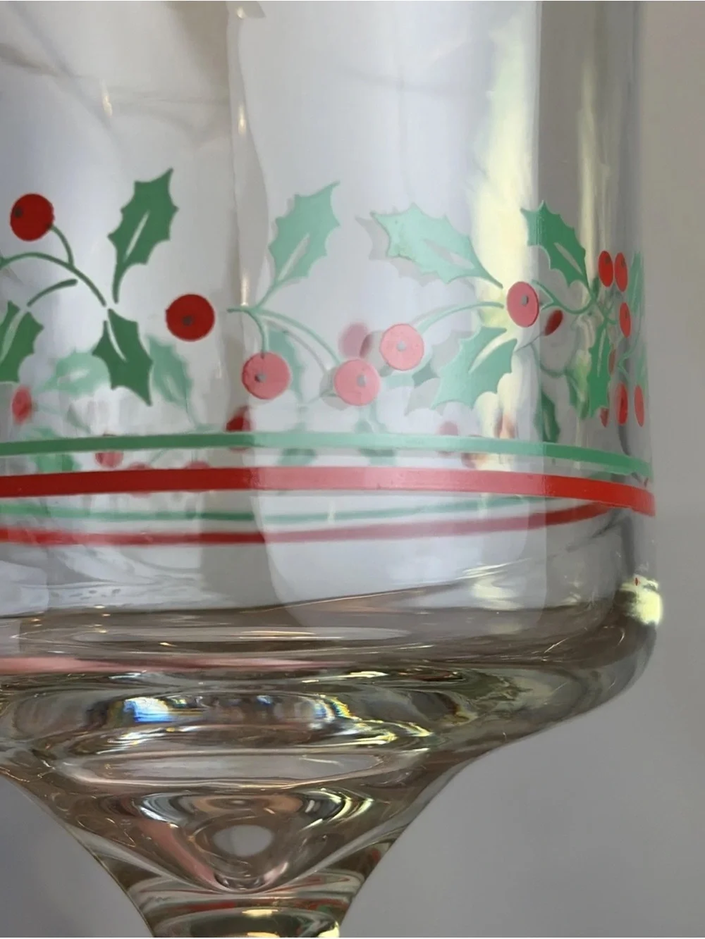 Set of 4 Arby's 1986 Christmas Glass Set Holly Berry Stemmed Goblets Glasses